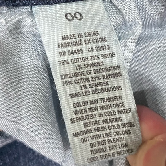 American Eagle high rise dark wash blue jean shorts / 00 / Excellent condition - Picture 17 of 17